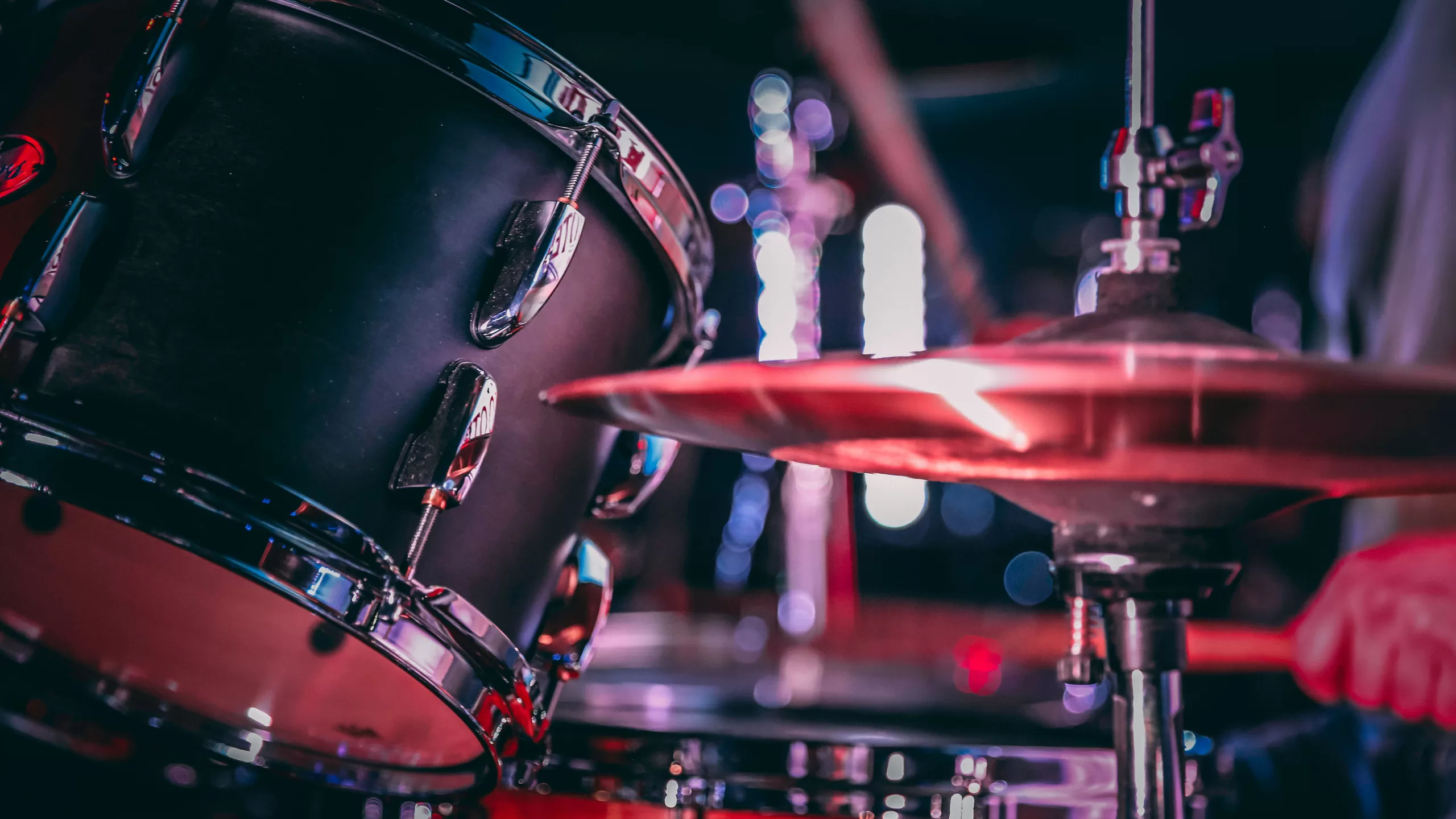 A close shot of a drums instrument